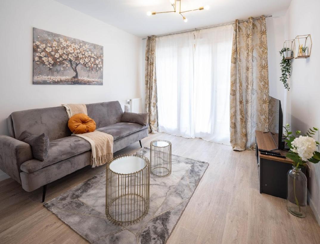 Sejour Unique A Pierrefitte Apartment Екстериор снимка