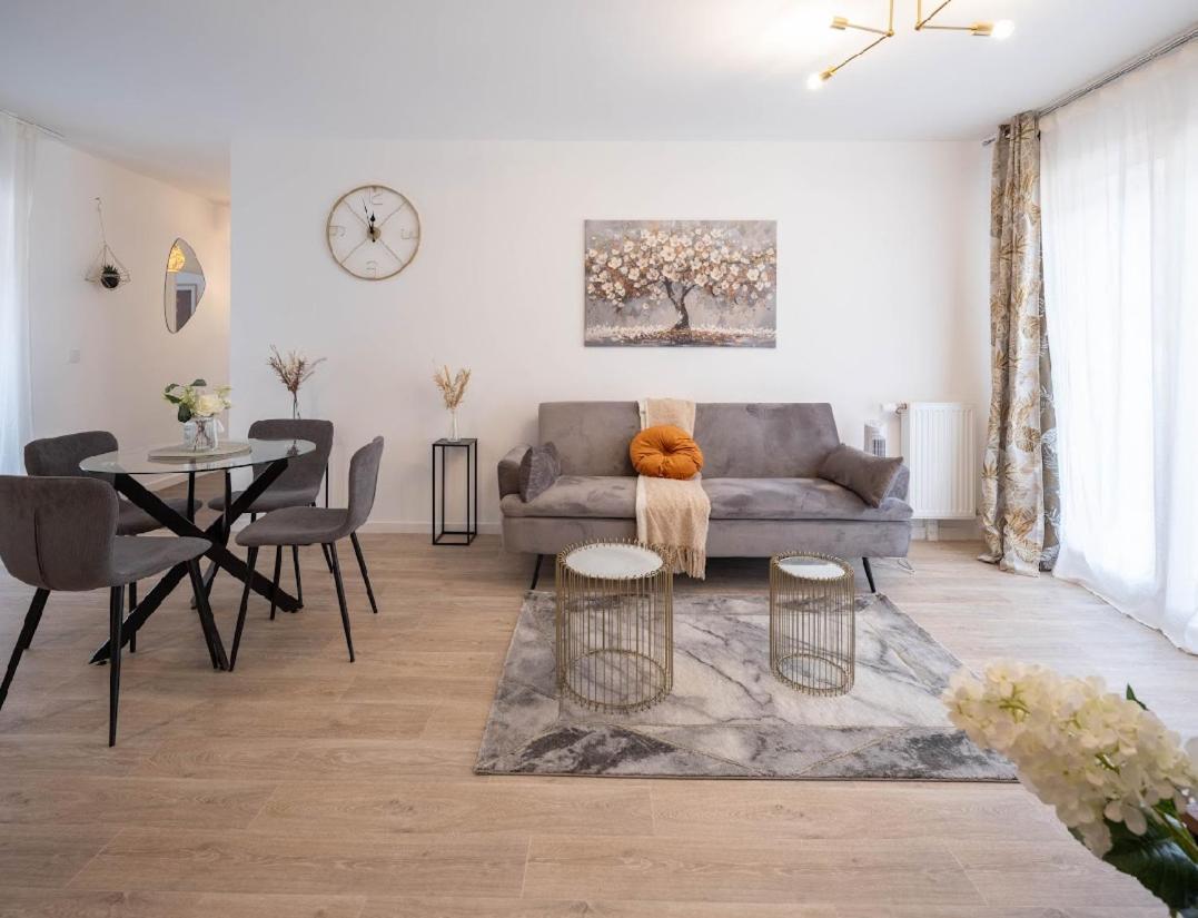 Sejour Unique A Pierrefitte Apartment Екстериор снимка